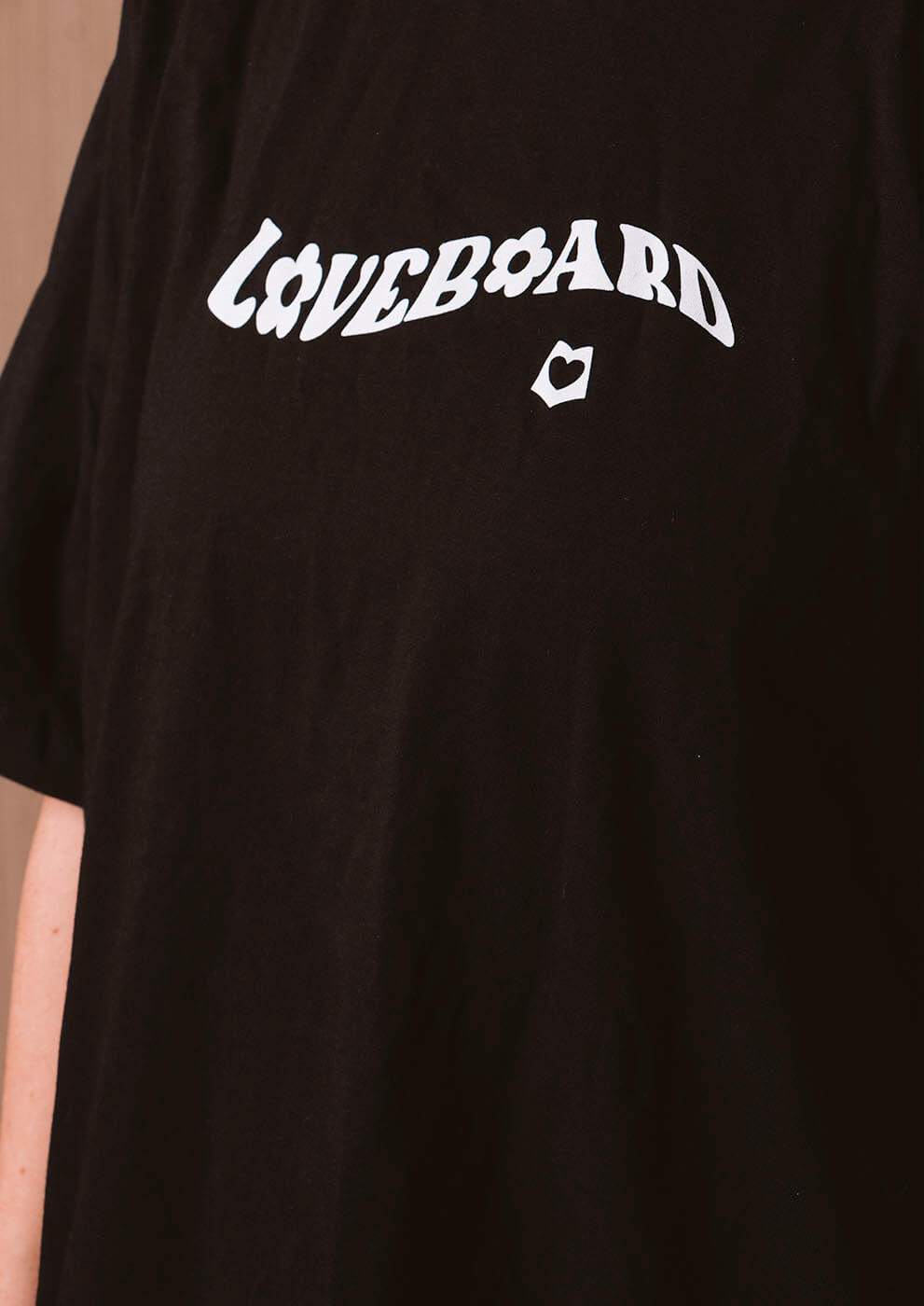 T-shirt over preta quadriculada